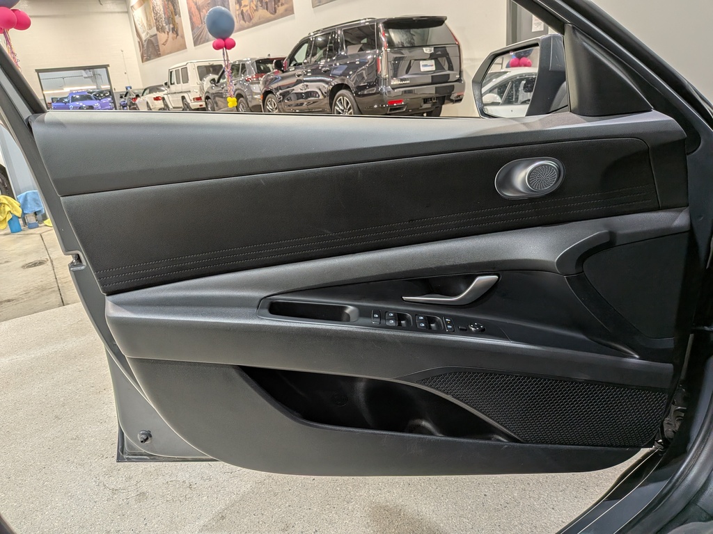 Hyundai Elantra 2025