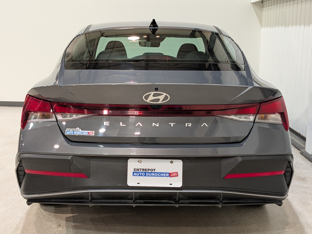 Hyundai Elantra 2025