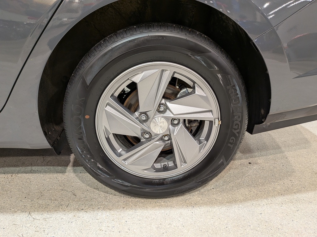 Hyundai Elantra 2025