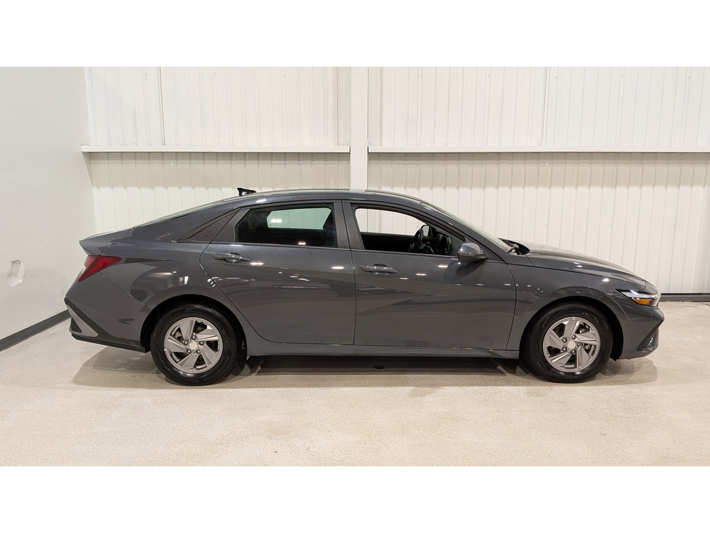 Hyundai Elantra 2025