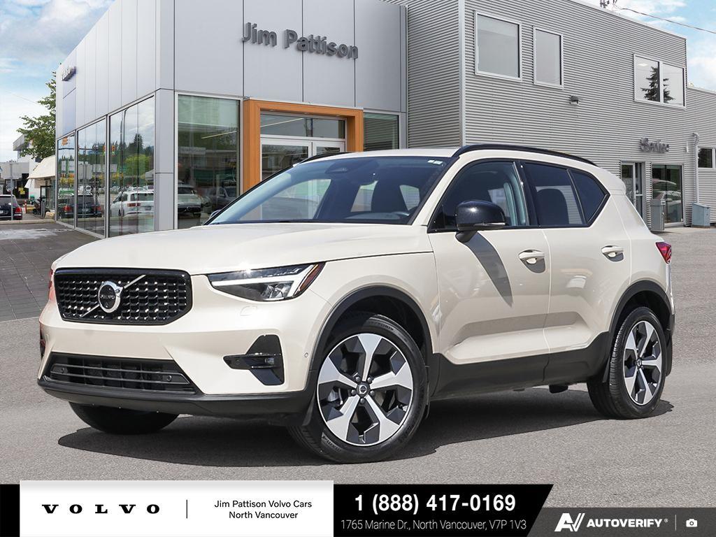 2025 Volvo XC40 B5 Plus Dark Theme AWD