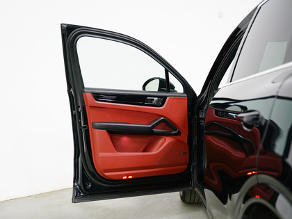 used 2023 Porsche Cayenne car