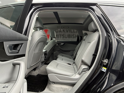 used 2019 Audi Q7 car, priced at $27,950