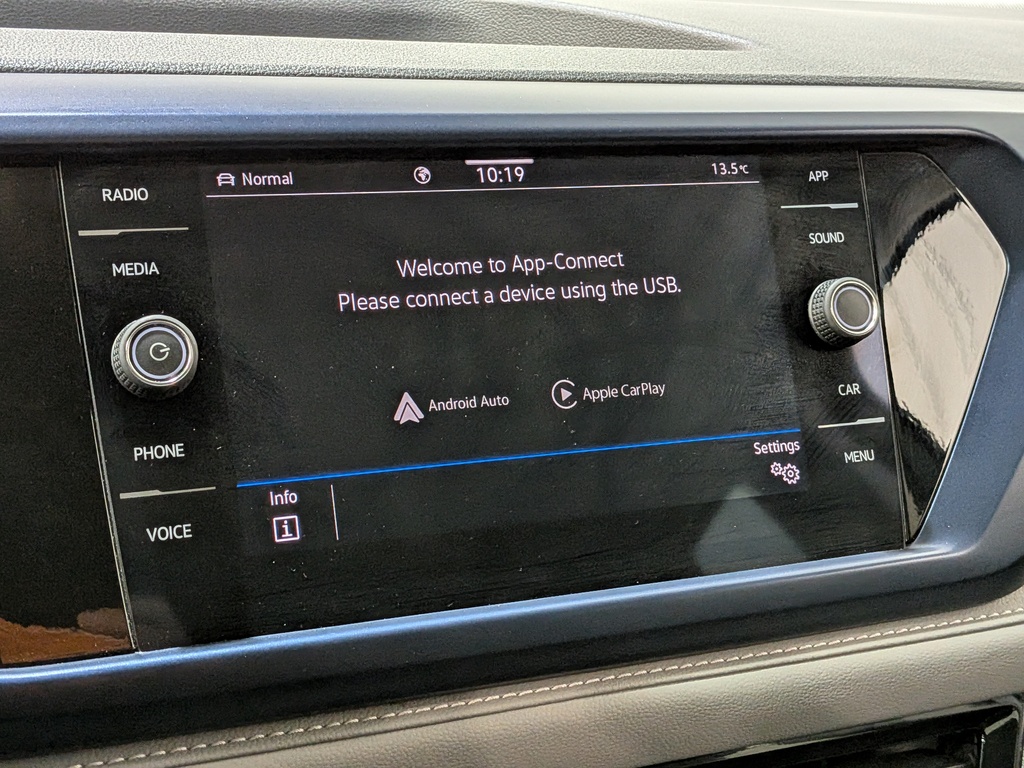 Volkswagen Taos 2024