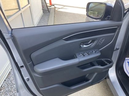 used 2025 Honda Pilot car, priced at $62,900