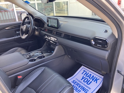 used 2025 Honda Pilot car, priced at $62,900