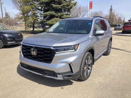 used 2025 Honda Pilot car, priced at $62,900