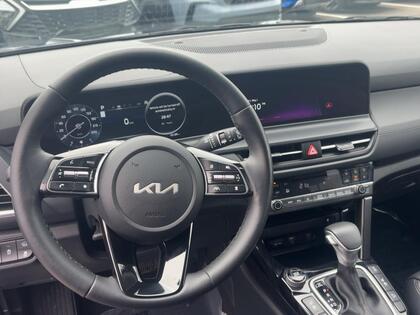 used 2025 Kia Seltos car, priced at $31,888