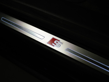 used 2022 Audi Q7 car, priced at $46,900