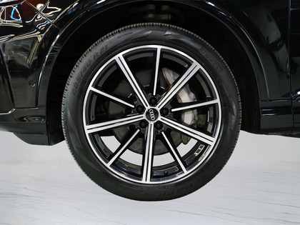used 2022 Audi Q7 car, priced at $46,900