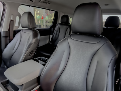 used 2022 Kia Carnival car, priced at $36,295