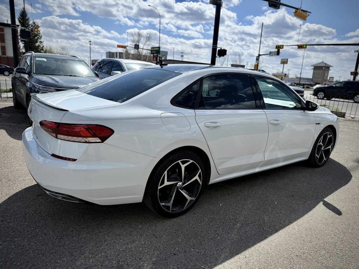 2020 Volkswagen Passat — view 4