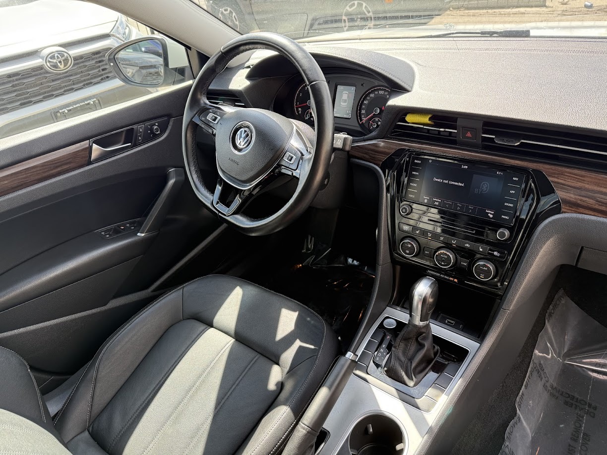 2020 Volkswagen Passat — view 13