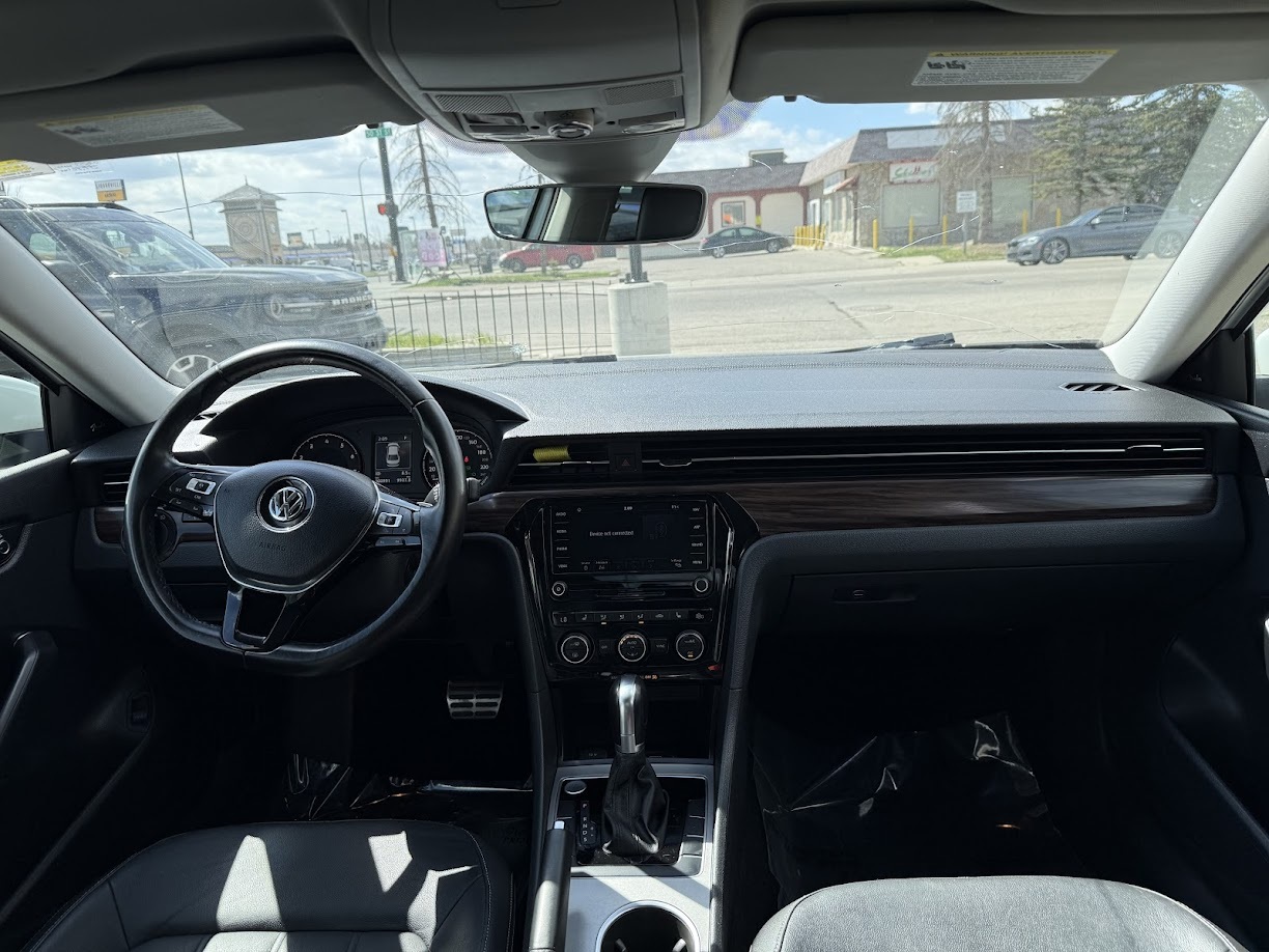 2020 Volkswagen Passat — view 12