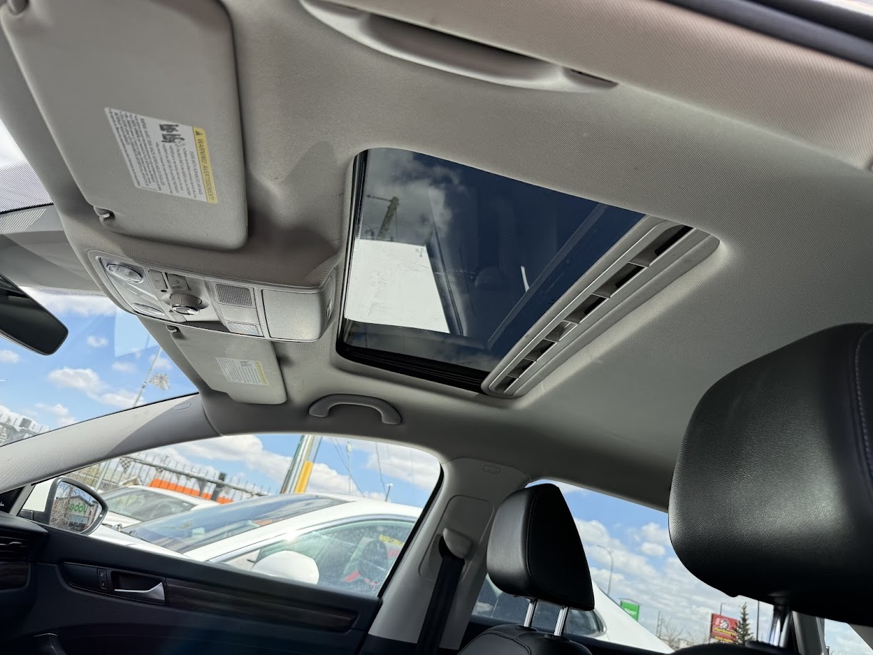 2020 Volkswagen Passat — view 14