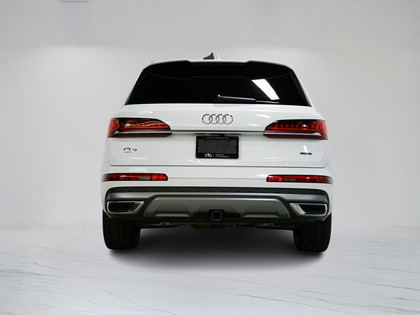 used 2021 Audi Q7 car, priced at $31,900
