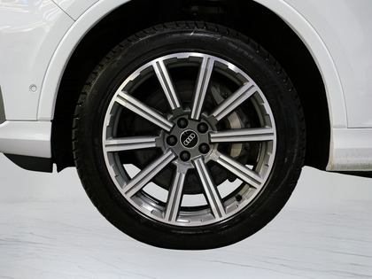 used 2021 Audi Q7 car, priced at $31,900