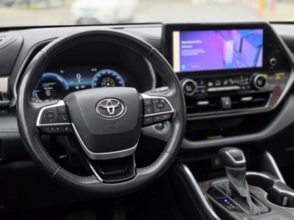 used 2023 Toyota Highlander car, priced at $50,995