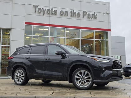 used 2023 Toyota Highlander car, priced at $50,995