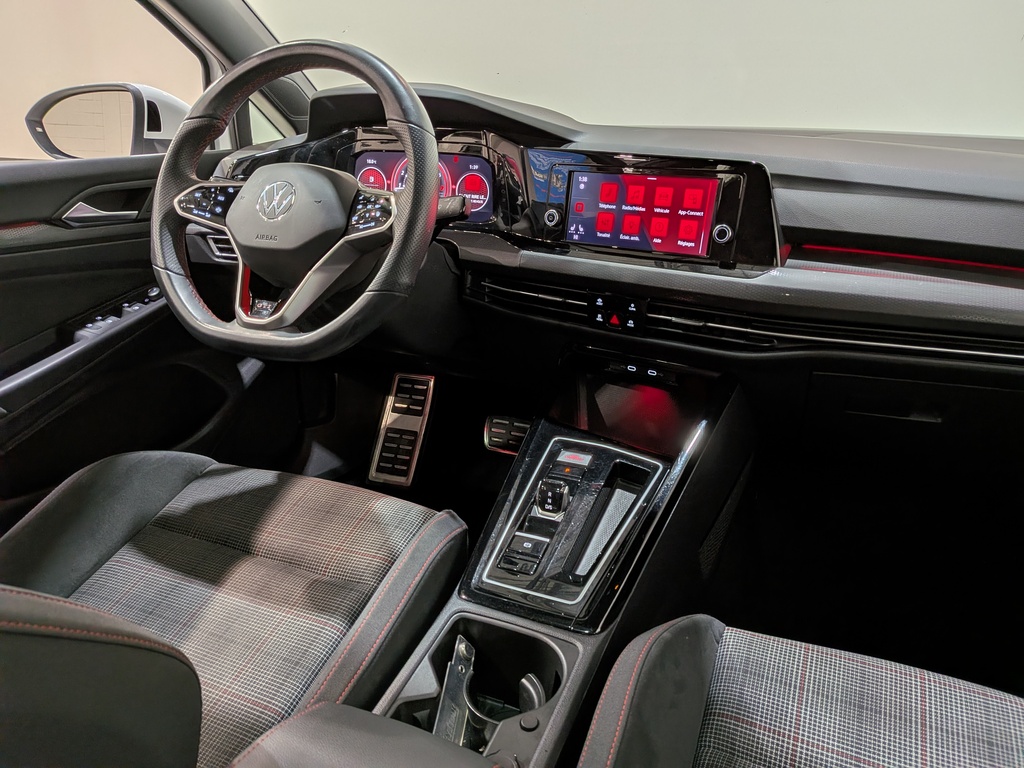 Volkswagen Golf GTI 2024