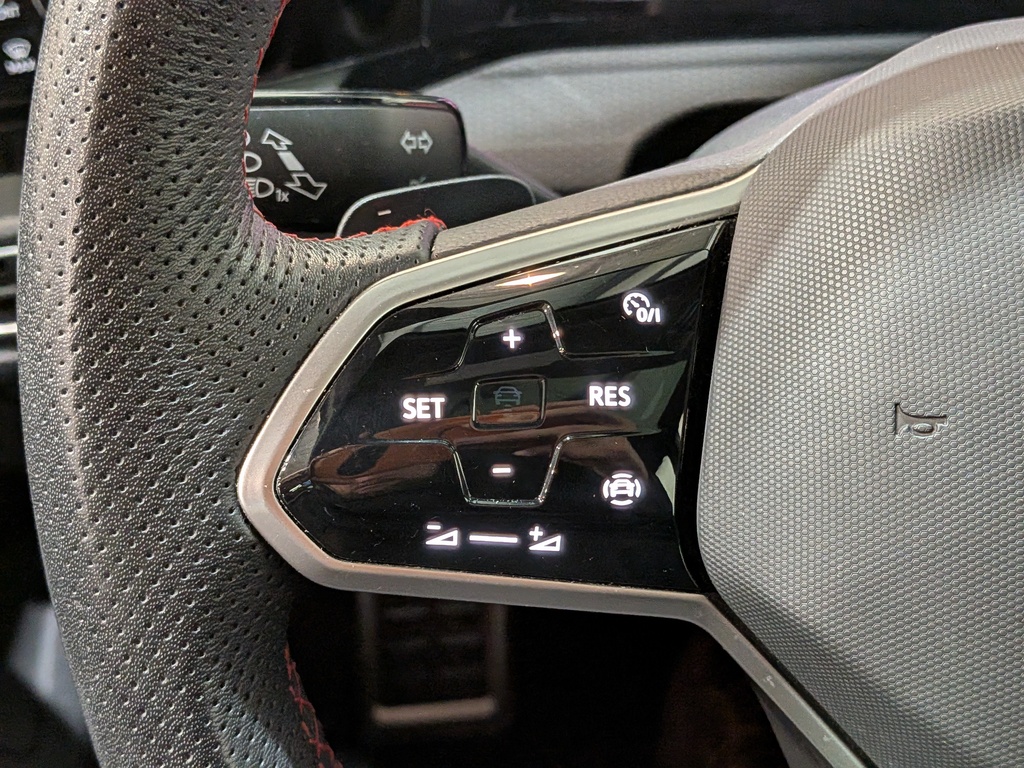 Volkswagen Golf GTI 2024