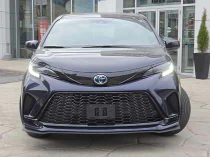 used 2025 Toyota Sienna car, priced at $65,995
