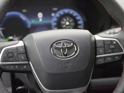 used 2025 Toyota Sienna car, priced at $65,995