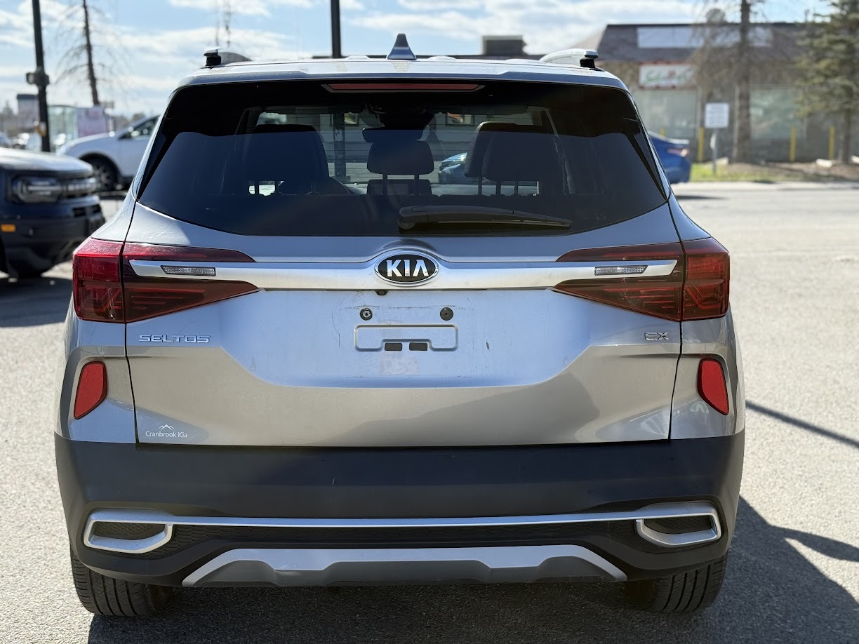 2021 Kia Seltos — view 5