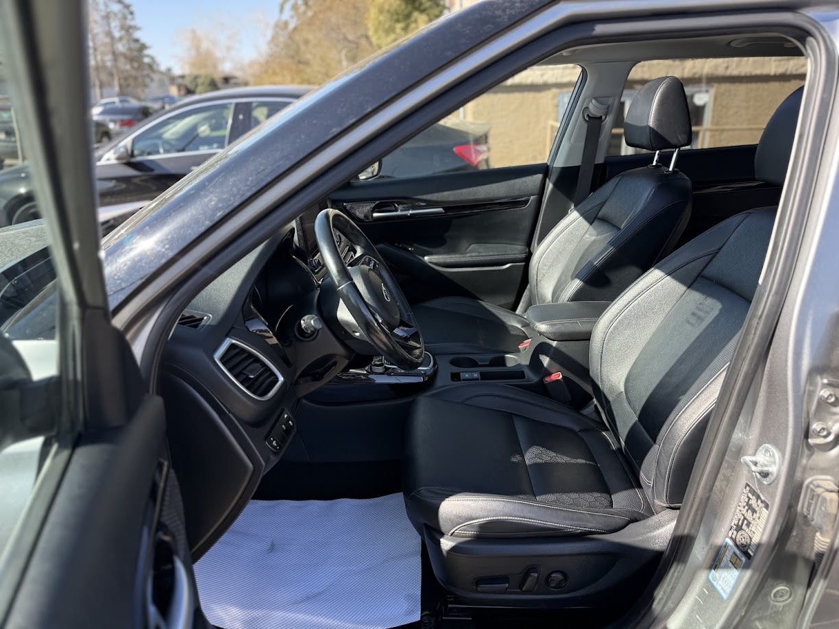 2021 Kia Seltos — view 8