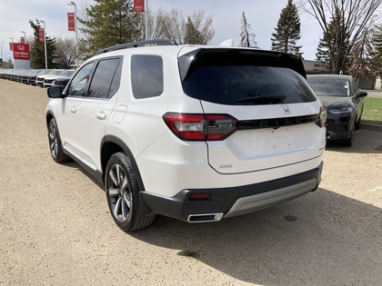 used 2025 Honda Pilot car, priced at $62,900