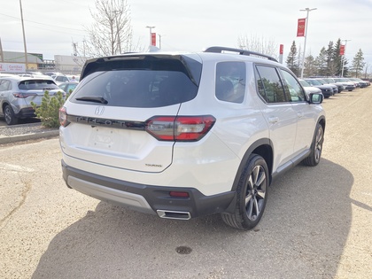used 2025 Honda Pilot car, priced at $62,900