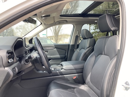 used 2025 Honda Pilot car, priced at $62,900