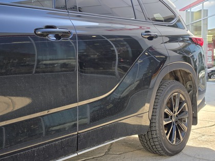 used 2021 Toyota Highlander car, priced at $40,995