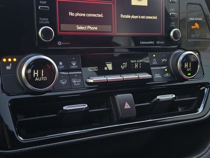 used 2021 Toyota Highlander car, priced at $40,995