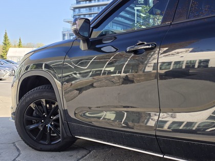 used 2021 Toyota Highlander car, priced at $40,995
