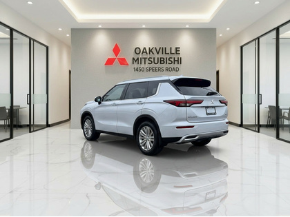 used 2024 Mitsubishi Outlander car, priced at $32,950