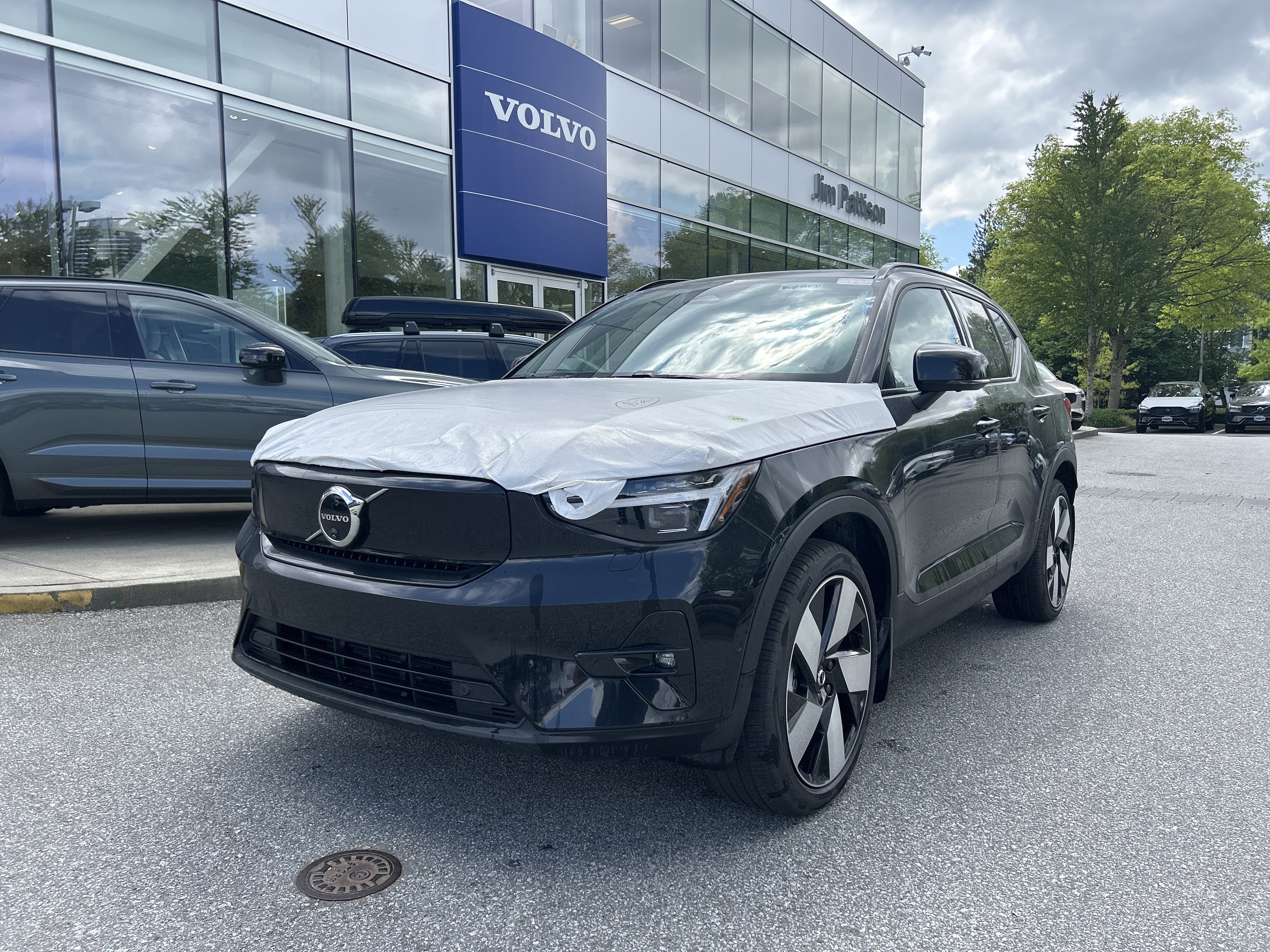 Black 2026 Volvo EX40 Twin Ultra AWD SUV / Crossover Automatic