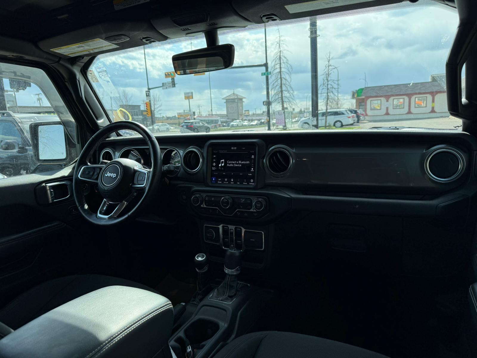 2021 Jeep Wrangler — view 11