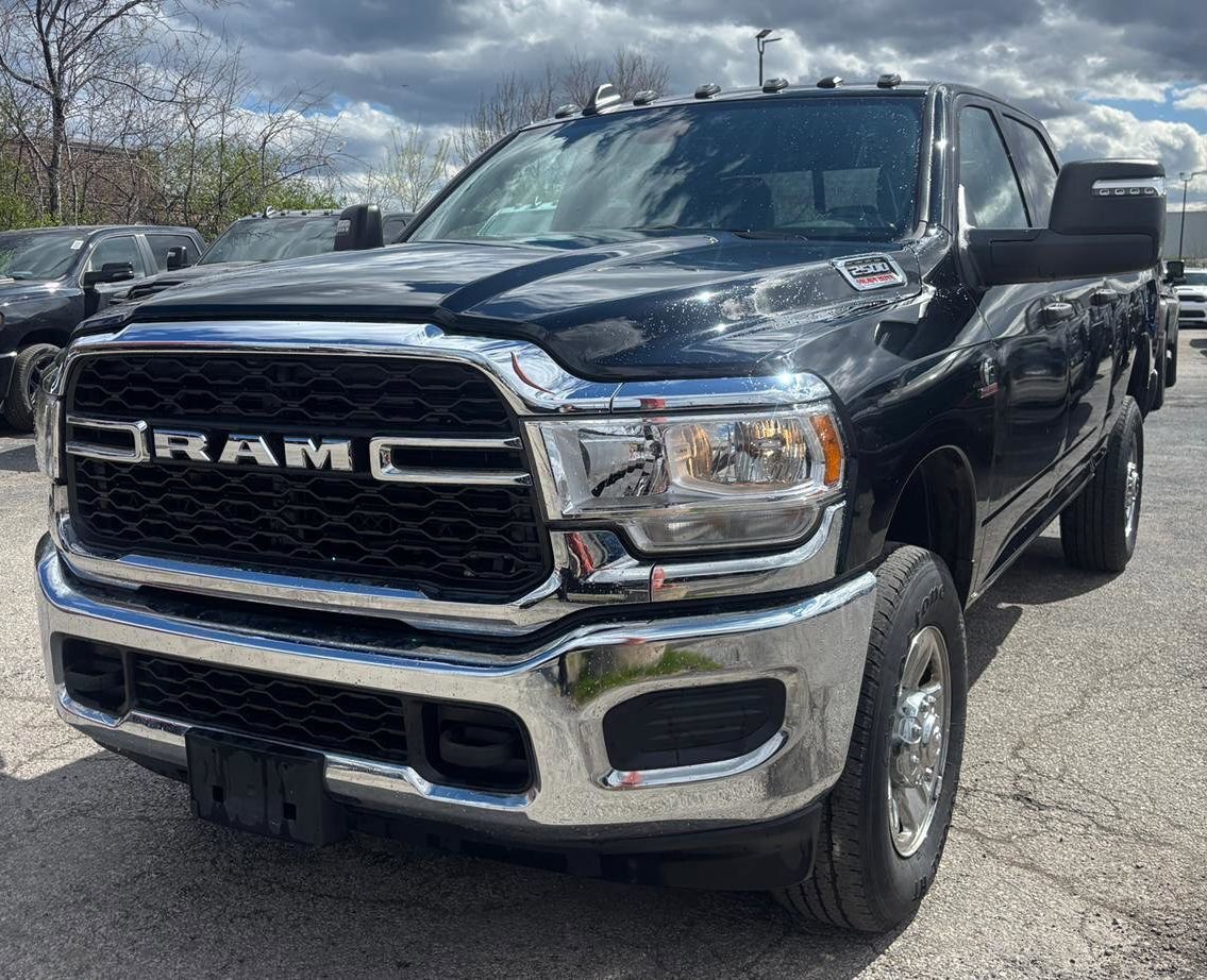 2024 RAM 2500 Tradesman 4x4 Crew Cab 6'4" Box Truck