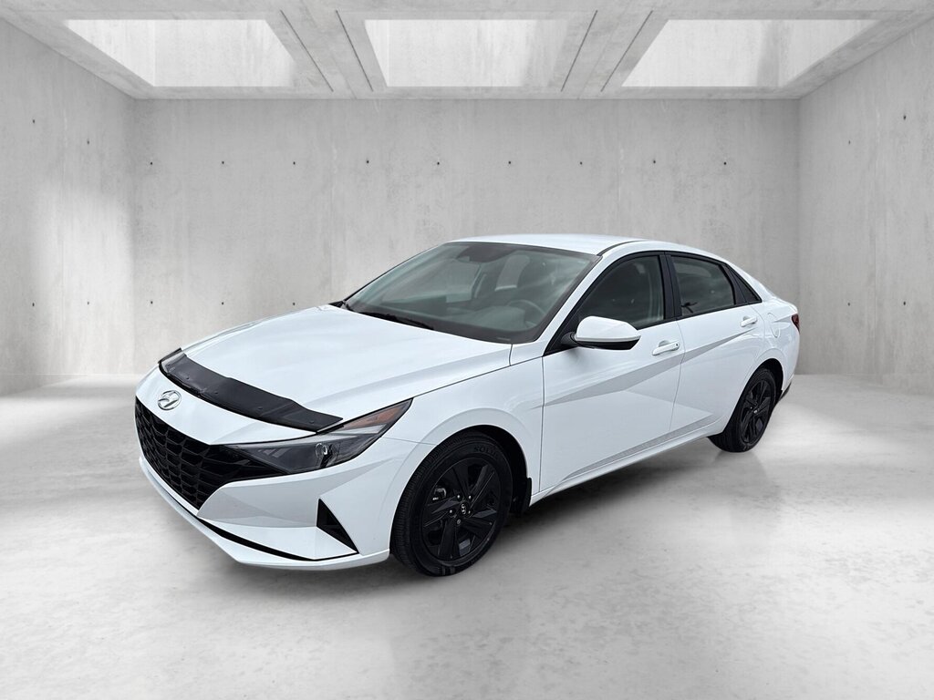 Hyundai Elantra 2022