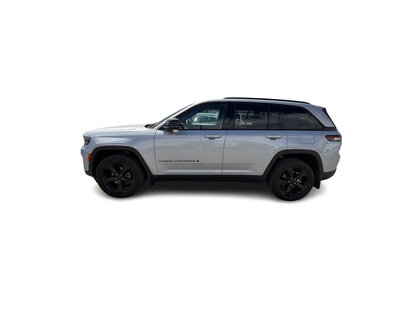 used 2024 Jeep Grand Cherokee car, priced at $47,999
