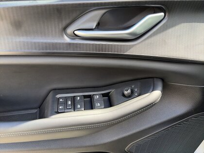 used 2024 Jeep Grand Cherokee car, priced at $47,999