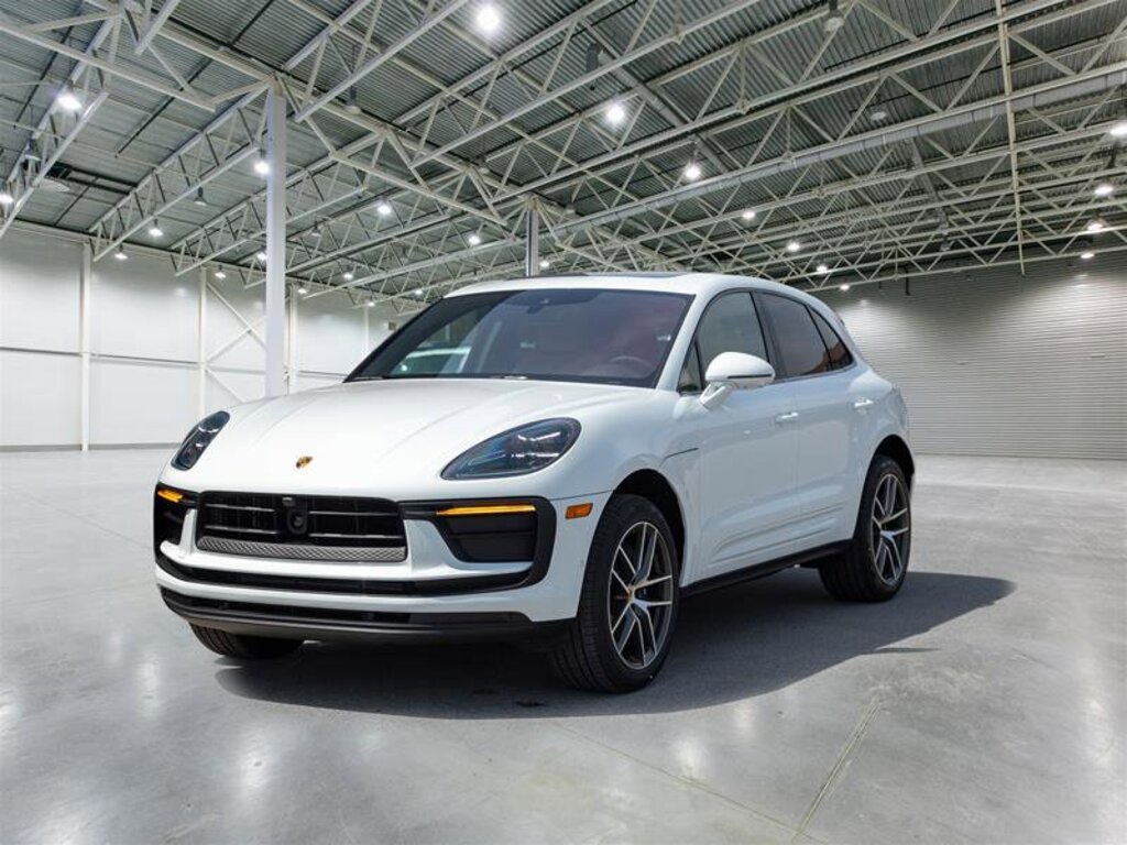 2026 Porsche Macan Base