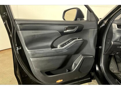 used 2023 Toyota Highlander car, priced at $45,798