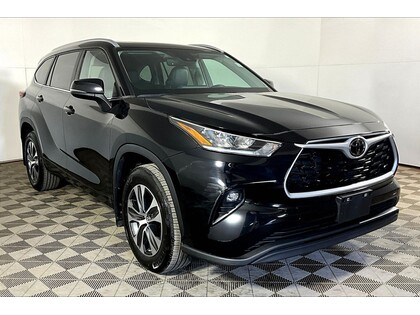 used 2023 Toyota Highlander car, priced at $45,798
