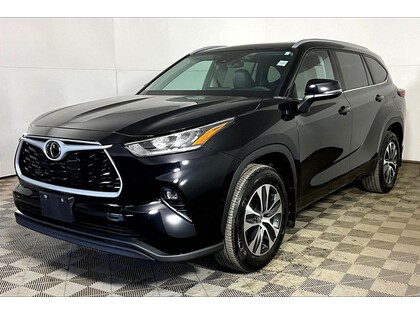 used 2023 Toyota Highlander car, priced at $45,798