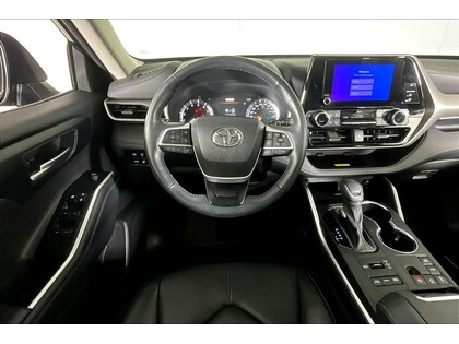 used 2023 Toyota Highlander car, priced at $45,798