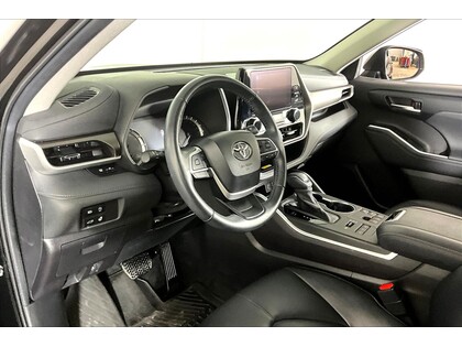 used 2023 Toyota Highlander car, priced at $45,798