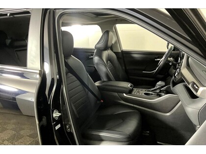 used 2023 Toyota Highlander car, priced at $45,798