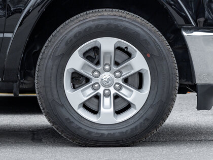 used 2021 Ram 1500 car, priced at $45,895